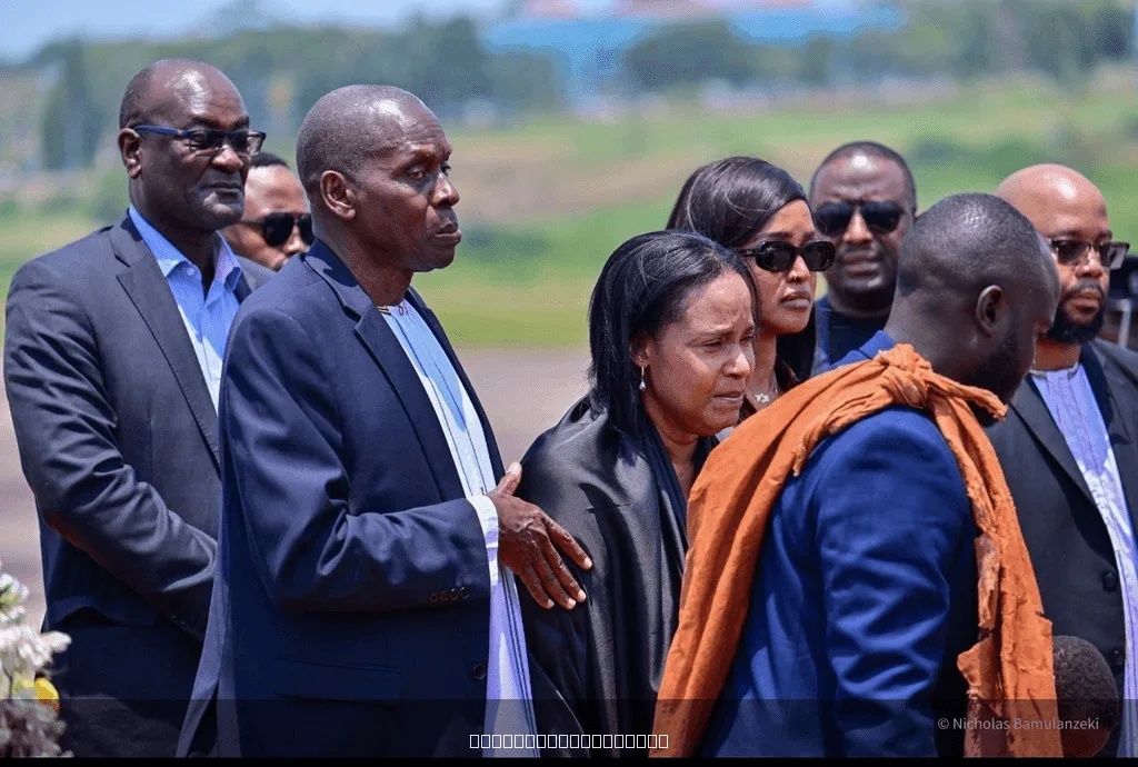 Sombre mood prevails at Entebbe International Airport as the remains of His Majesty Omukama Oyo Nyim — image 1